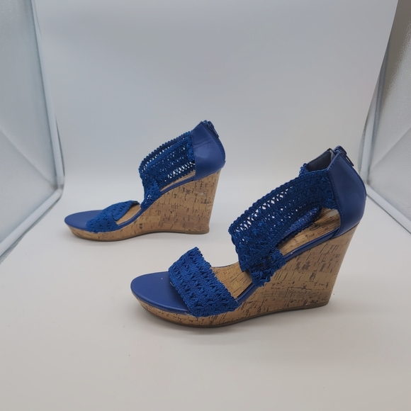 Impo Royal Blue Crochet Wedge Sandals Sz 10.5 - Picture 4 of 7